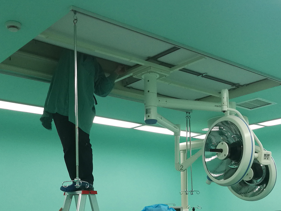 手术层流净化末端高效过滤器更换中